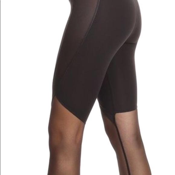 Activewear Mesh Legging - Picture 2 of 4